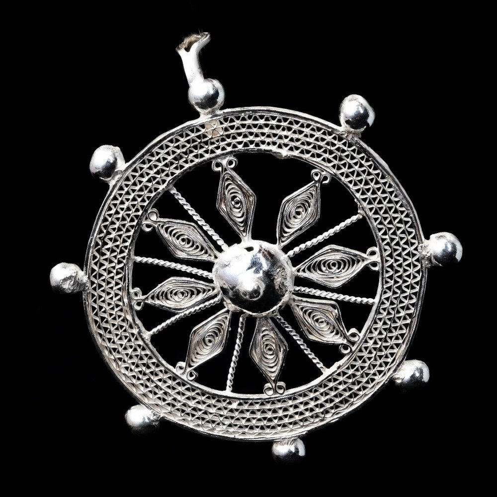 Silver classy design pendants