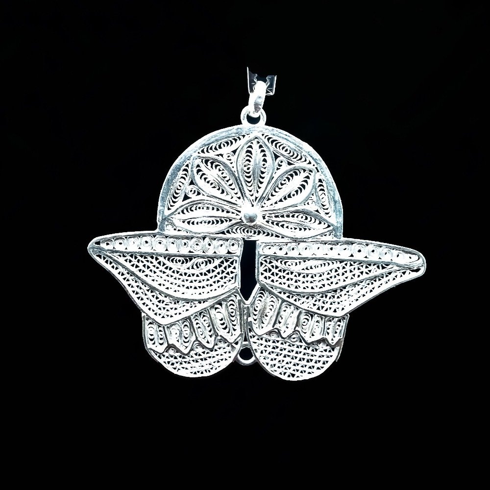 Silver light weight design pendants